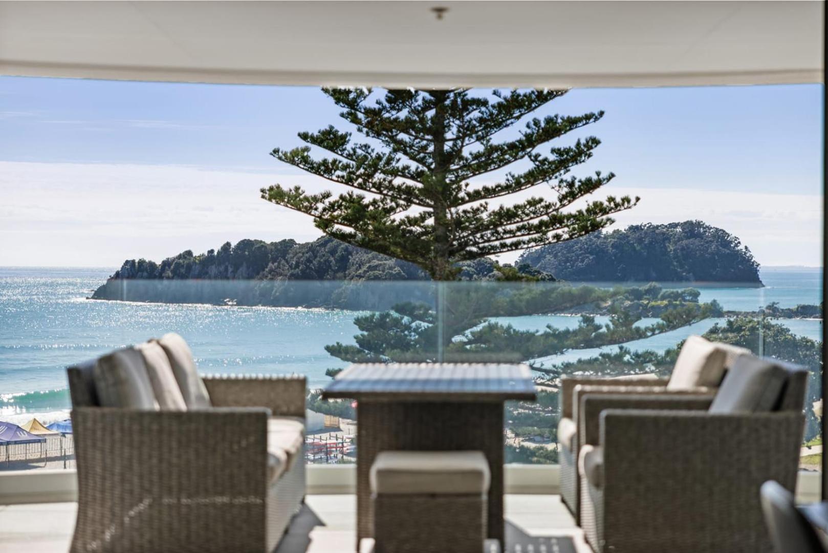 Oceanside Bliss - Absolute Beachfront - Uninterrupted Ocean Views With Pool Daire Mount Maunganui Dış mekan fotoğraf