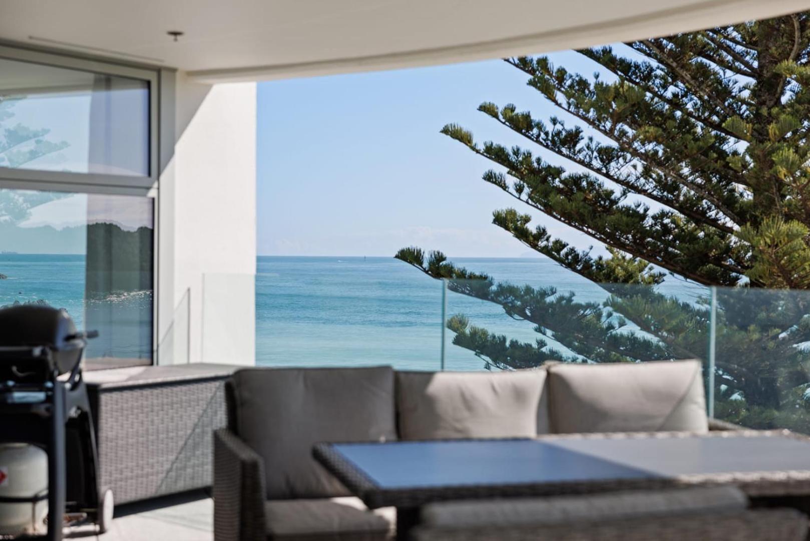 Oceanside Bliss - Absolute Beachfront - Uninterrupted Ocean Views With Pool Daire Mount Maunganui Dış mekan fotoğraf