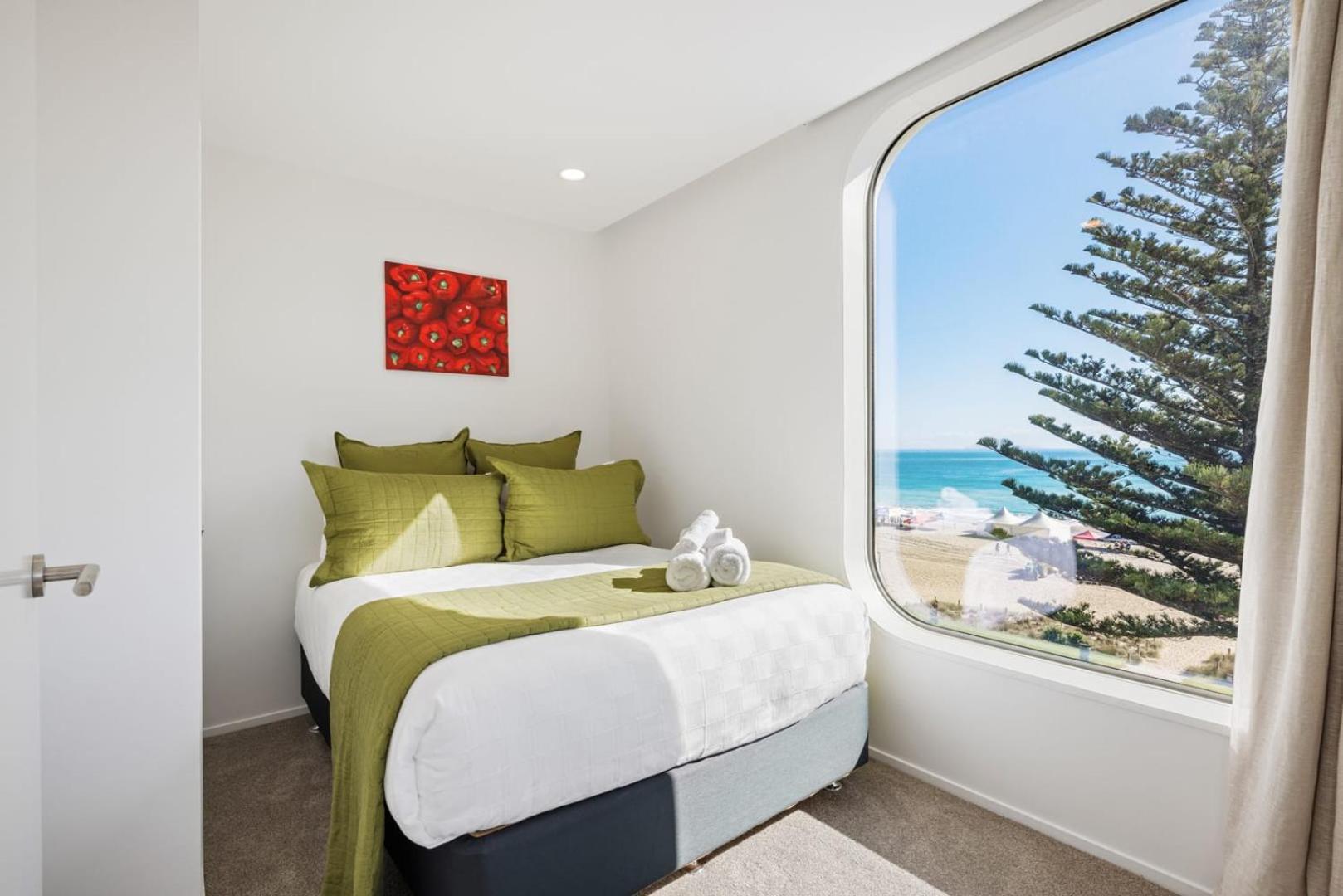 Oceanside Bliss - Absolute Beachfront - Uninterrupted Ocean Views With Pool Daire Mount Maunganui Dış mekan fotoğraf