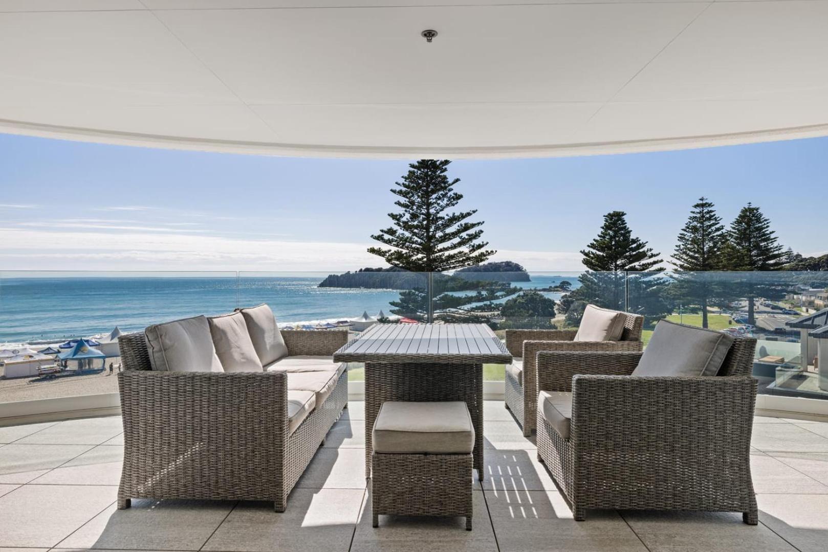 Oceanside Bliss - Absolute Beachfront - Uninterrupted Ocean Views With Pool Daire Mount Maunganui Dış mekan fotoğraf