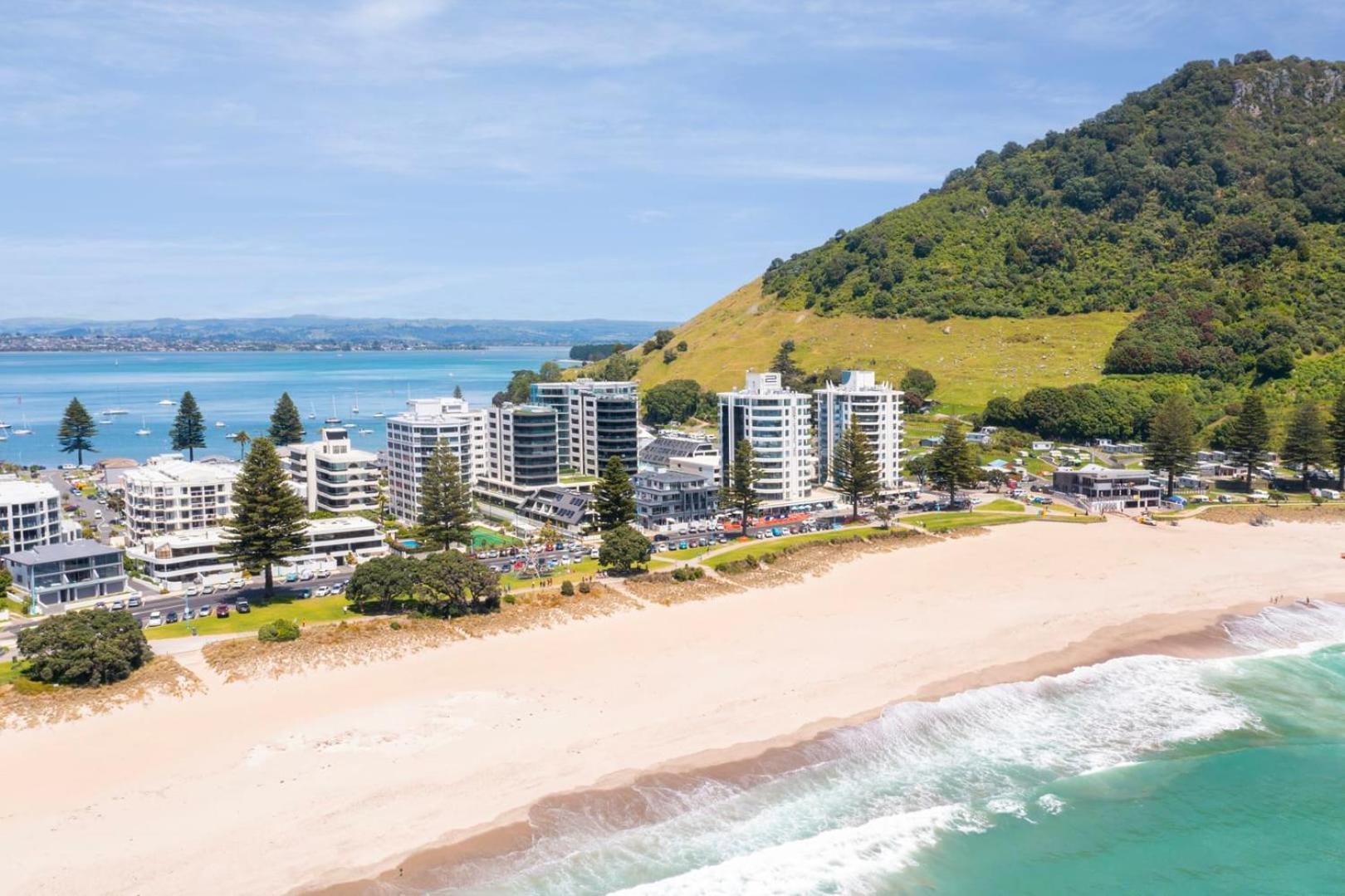 Oceanside Bliss - Absolute Beachfront - Uninterrupted Ocean Views With Pool Daire Mount Maunganui Dış mekan fotoğraf