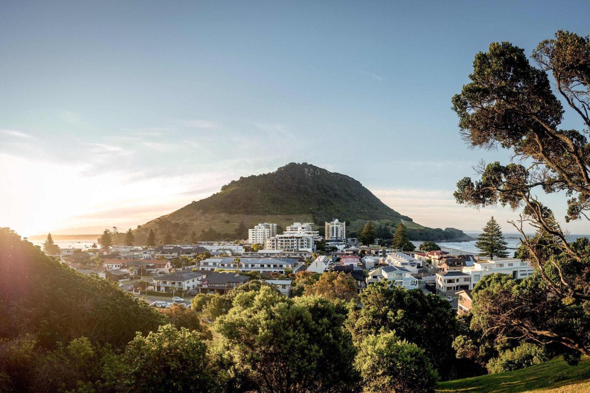 Oceanside Bliss - Absolute Beachfront - Uninterrupted Ocean Views With Pool Daire Mount Maunganui Dış mekan fotoğraf